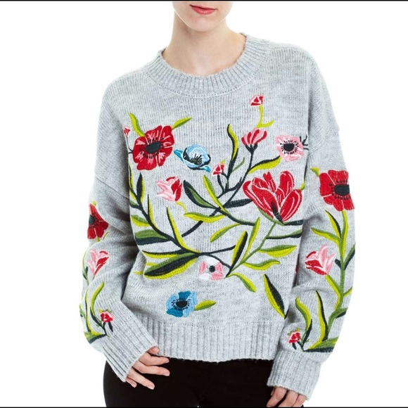 Romeo & Juliet Couture Sweaters - ❤️SOLD❤️ Romeo & Juliet Coutour Floral Embroidery Sweater